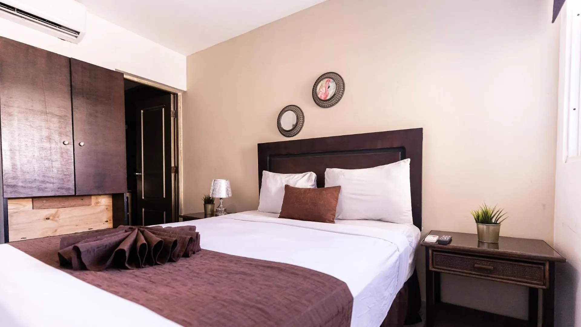 Hostal Las Rosas De Punta Cana Maison d'hôtes